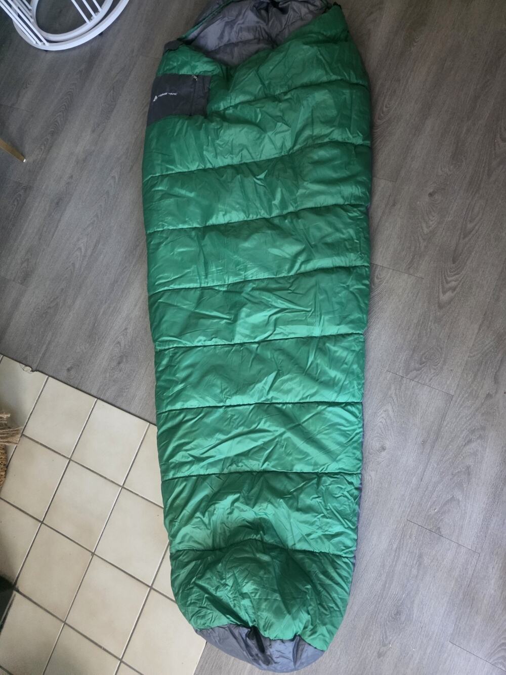 Ozark Trail Synthetic Polyester Sleeping Bag Green/Gray 33 x 84 in Pre-Owned
